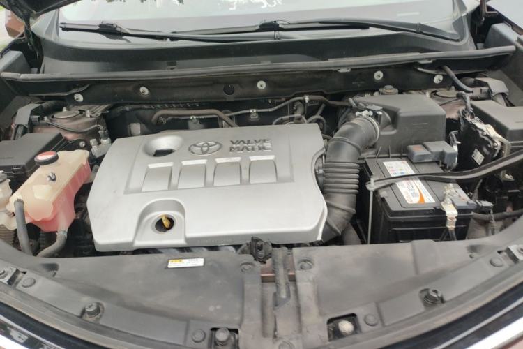 Used Toyota RAV4 2016 2.0L CVT Two-Wheel Drive Fashion Edition China V Standard Engine Bay