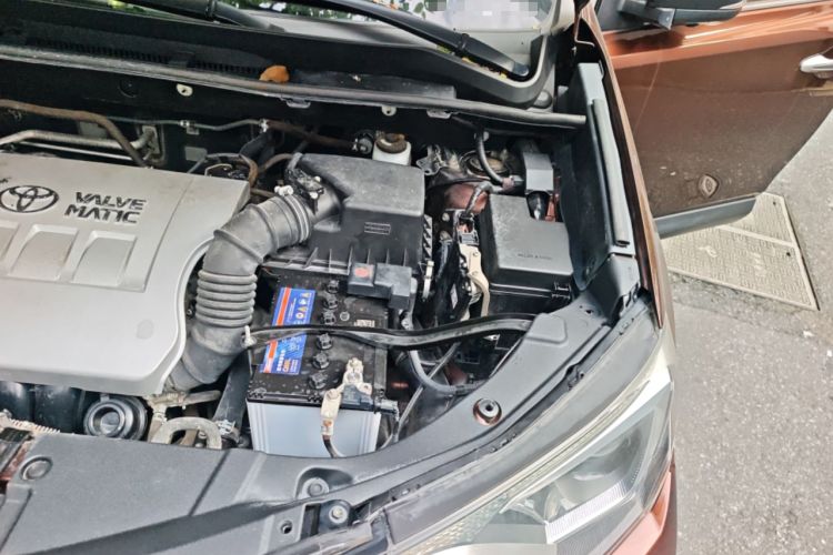Used Toyota RAV4 2016 2.0L CVT Two-Wheel Drive Fashion Edition China V Standard Engine Bay Left