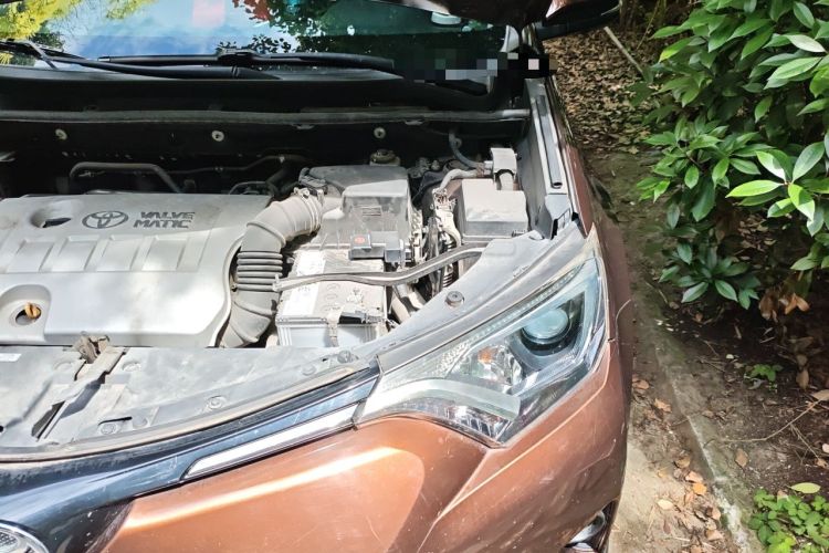 Used Toyota RAV4 2016 2.0L CVT Two-Wheel Drive Fashion Edition China V Standard Engine Bay Left