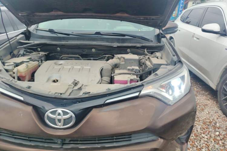 Used Toyota RAV4 2016 2.0L CVT Two-Wheel Drive Fashion Edition China V Standard Engine Bay Left