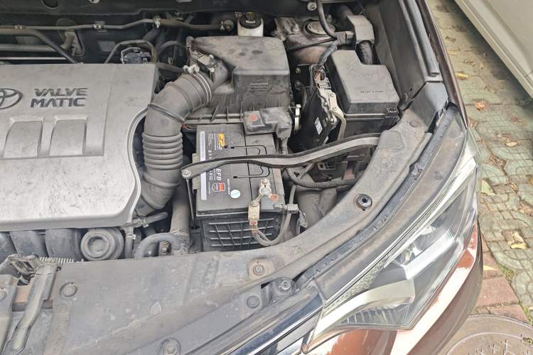 Used Toyota RAV4 2016 2.0L CVT Two-Wheel Drive Fashion Edition China V Standard Engine Bay Left