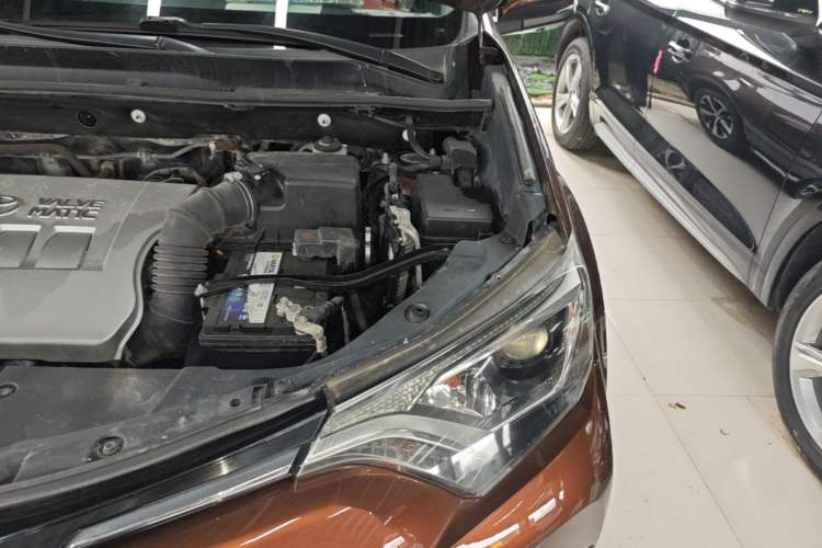 Used Toyota RAV4 2016 2.0L CVT Two-Wheel Drive Fashion Edition China V Standard Engine Bay Left