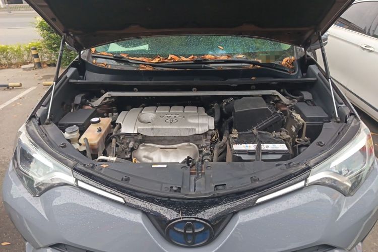 Used Toyota RAV4 2016 2.5L Automatic 4x4 Elite Edition Engine Bay