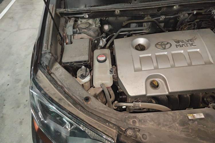Used Toyota RAV4 2016 2.0L CVT Two-Wheel Drive Fashion Edition China V Standard Engine Bay Right
