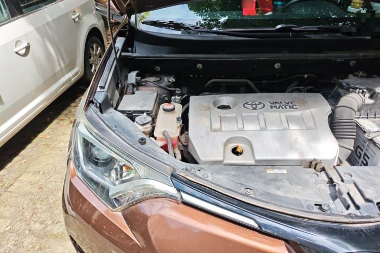 Used Toyota RAV4 2016 2.0L CVT Two-Wheel Drive Fashion Edition China V Standard Engine Bay Right