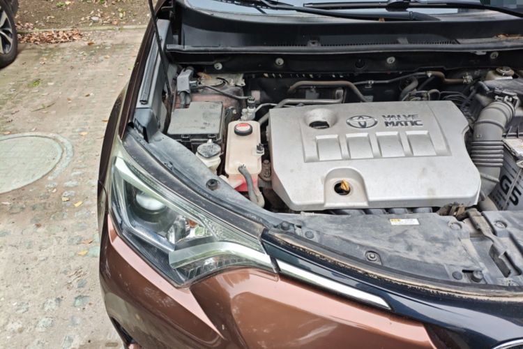 Used Toyota RAV4 2016 2.0L CVT Two-Wheel Drive Fashion Edition China V Standard Engine Bay Right