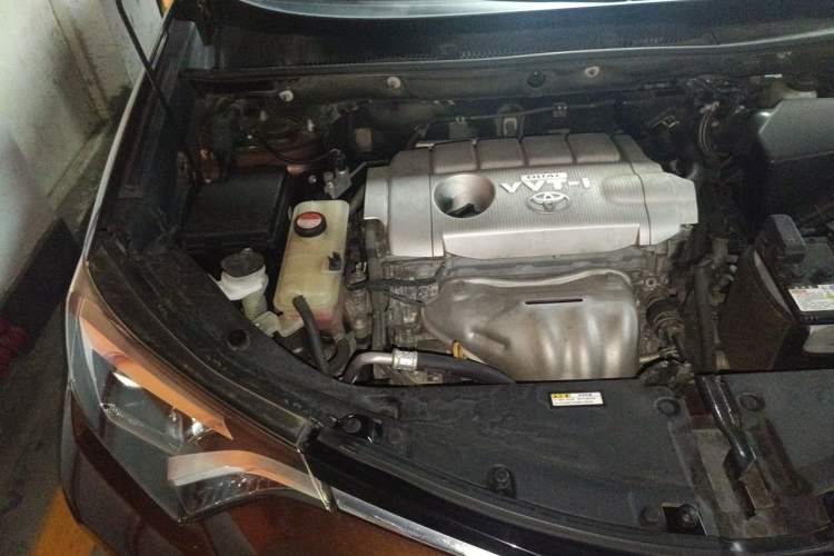 Used Toyota RAV4 2016 2.5L Automatic 4x4 Elite Edition Engine Bay Right