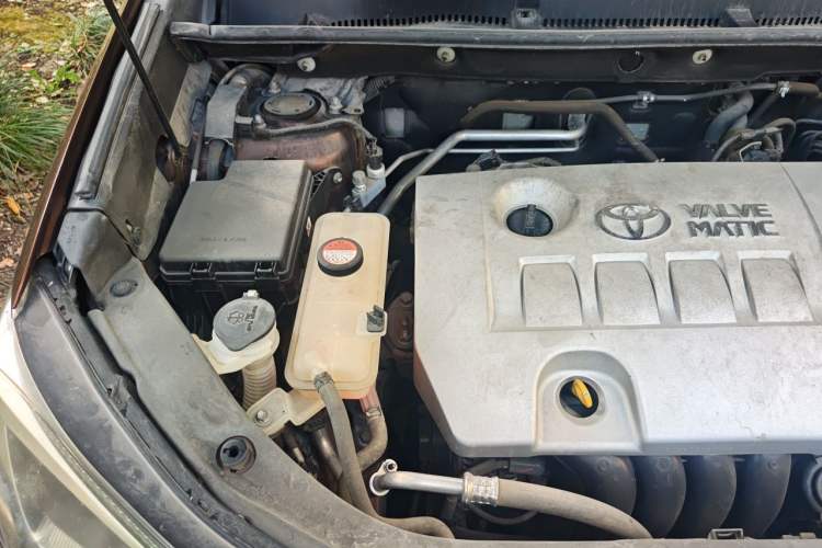 Used Toyota RAV4 2016 2.0L CVT Two-Wheel Drive Fashion Edition China V Standard Engine Bay Right