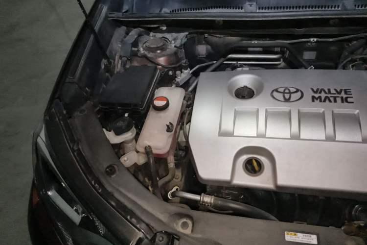 Used Toyota RAV4 2016 2.0L CVT Two-Wheel Drive Comfort Edition China V Standard Engine Bay Right