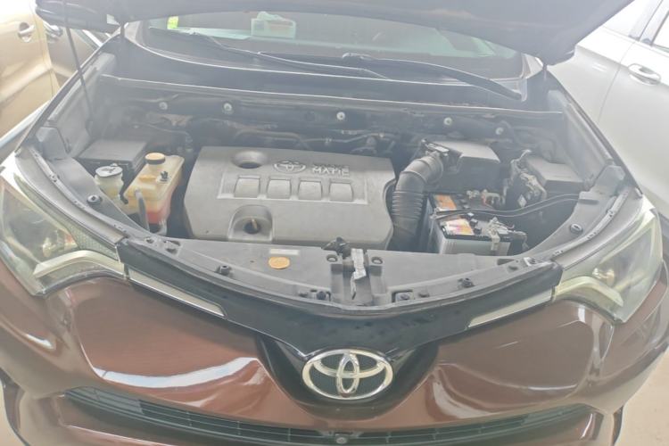 Used Toyota RAV4 2016 2.0L CVT Two-Wheel Drive Fashion Edition China V Standard Engine Bay