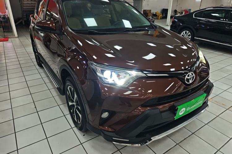 Used Toyota RAV4 2016 2.0L CVT Two-Wheel Drive Fashion Edition China V Standard Exterior 1