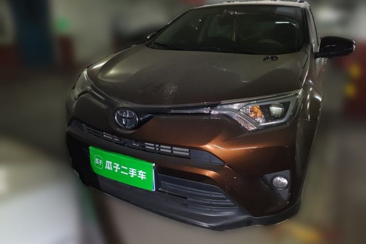 Used Toyota RAV4 2016 2.0L CVT Two-Wheel Drive Fashion Edition China V Standard Exterior 1