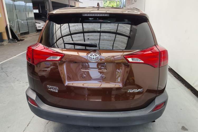 Used Toyota RAV4 2016 2.0L CVT Two-Wheel Drive Urban Edition China V Standard Exterior 10