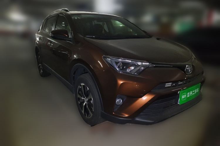 Used Toyota RAV4 2016 2.0L CVT Two-Wheel Drive Fashion Edition China V Standard Exterior 2