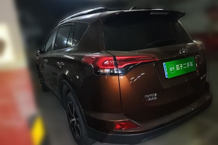 Used Toyota RAV4 2016 2.0L CVT Two-Wheel Drive Fashion Edition China V Standard Exterior 3