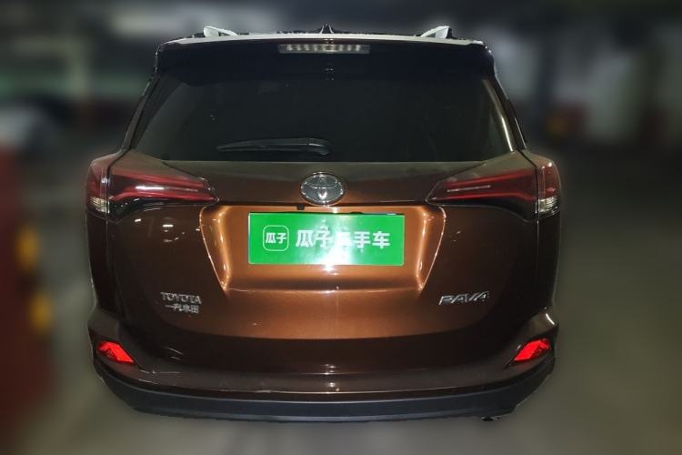 Used Toyota RAV4 2016 2.0L CVT Two-Wheel Drive Fashion Edition China V Standard Exterior 4