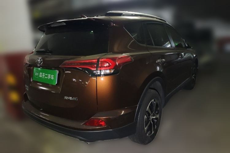 Used Toyota RAV4 2016 2.0L CVT Two-Wheel Drive Fashion Edition China V Standard Exterior 5