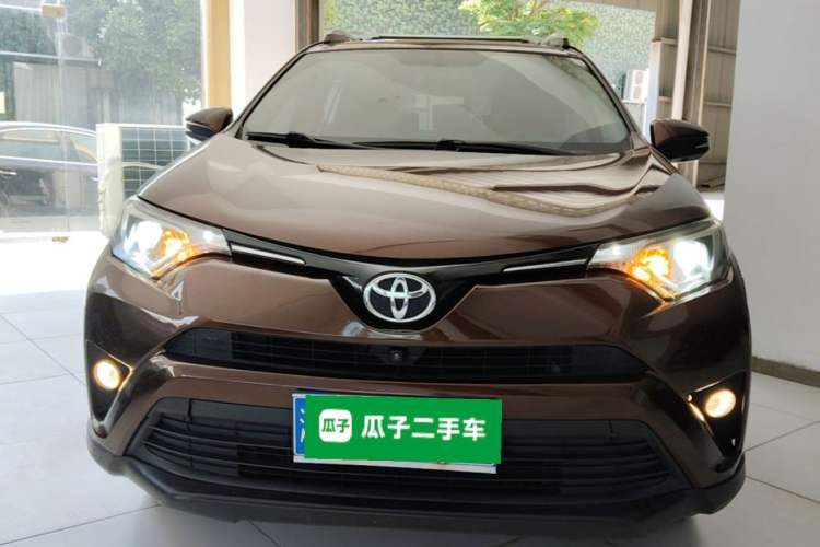 Used Toyota RAV4 2016 2.0L CVT Two-Wheel Drive Fashion Edition China V Standard Front