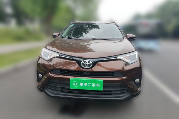 Used Toyota RAV4 2016 2.0L CVT Two-Wheel Drive Fashion Edition China V Standard Front