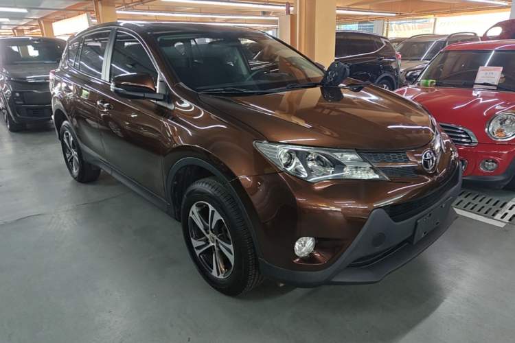 Used Toyota RAV4 2016 2.0L CVT Two-Wheel Drive Urban Edition China V Standard Front Right 45 Deg