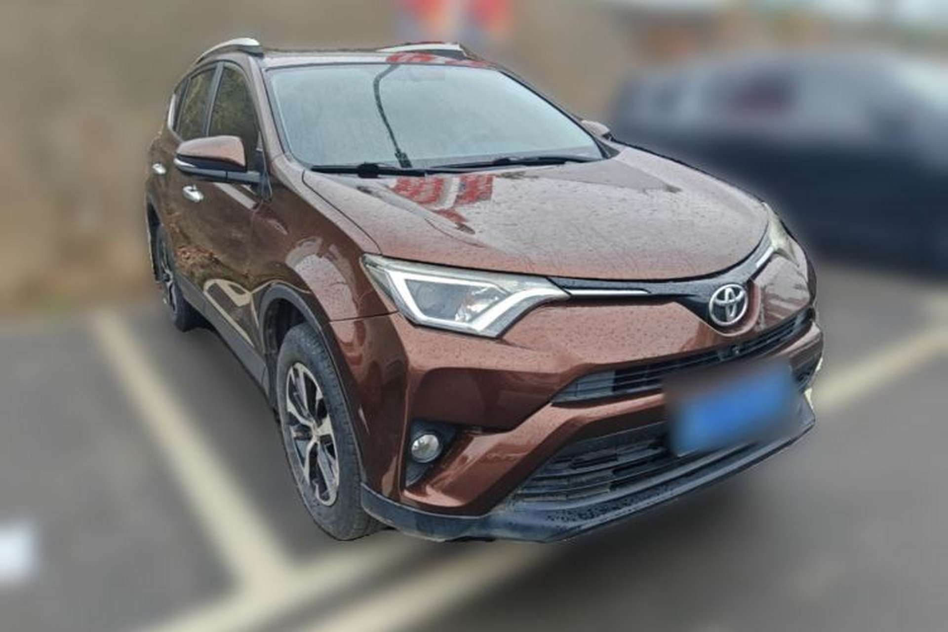 Used Toyota RAV4 2016 2.0L CVT Two-Wheel Drive Fashion Edition China V Standard Front Right 45 Deg