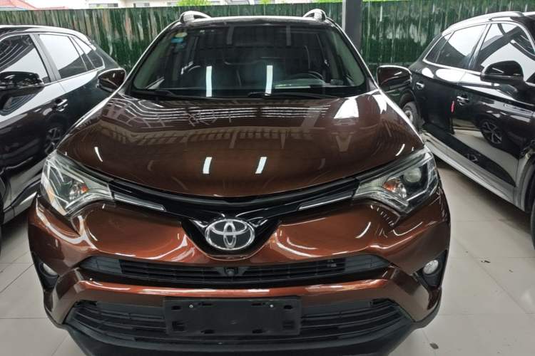 Used Toyota RAV4 2016 2.0L CVT Two-Wheel Drive Fashion Edition China V Standard Front