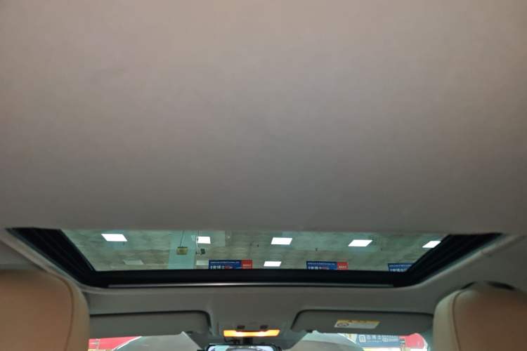 Used Toyota RAV4 2016 2.0L CVT Two-Wheel Drive Fashion Edition China V Standard Headliner