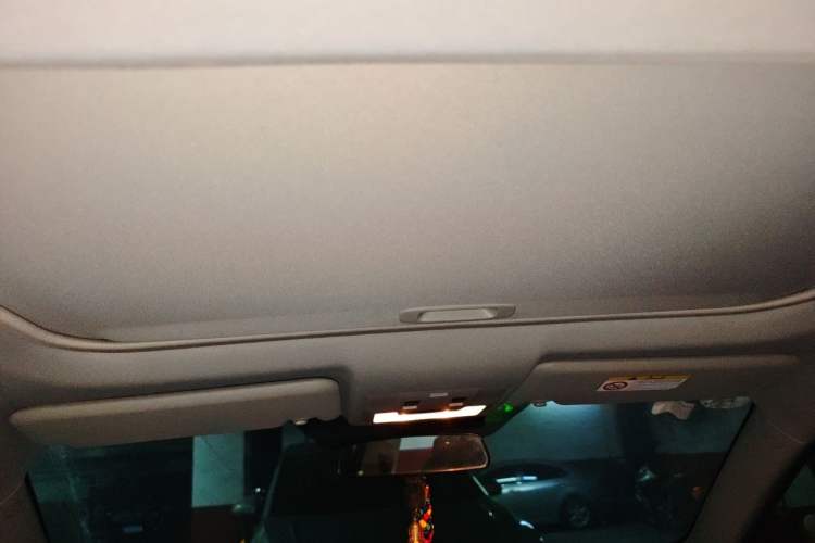 Used Toyota RAV4 2016 2.0L CVT Two-Wheel Drive Fashion Edition China V Standard Headliner
