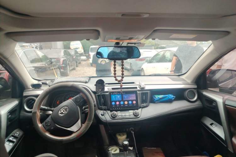 Used Toyota RAV4 2016 2.0L CVT Two-Wheel Drive Fashion Edition China V Standard Headliner