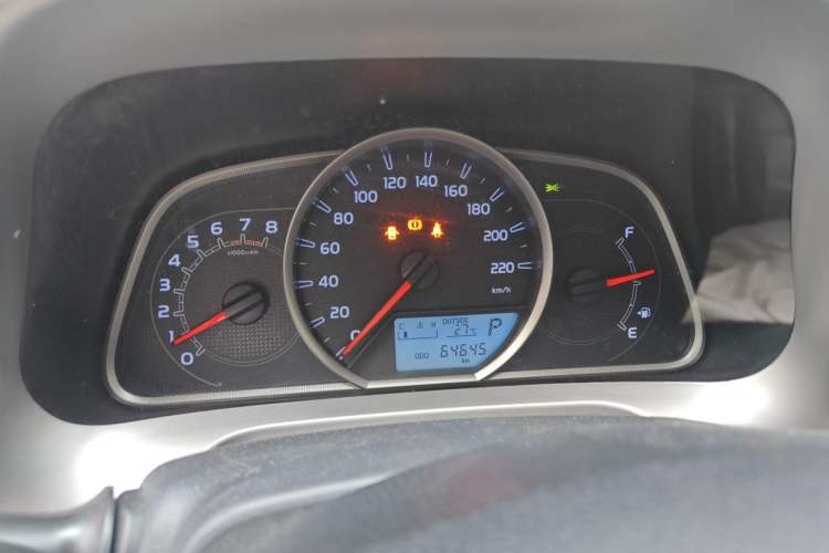 Used Toyota RAV4 2016 2.0L CVT Two-Wheel Drive Fashion Edition China V Standard Instrument Cluster