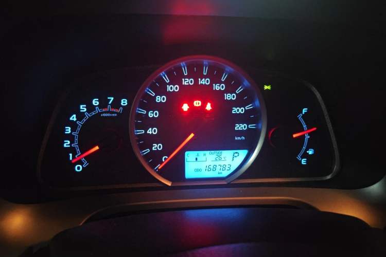 Used Toyota RAV4 2016 2.0L CVT Two-Wheel Drive Fashion Edition China V Standard Instrument Cluster