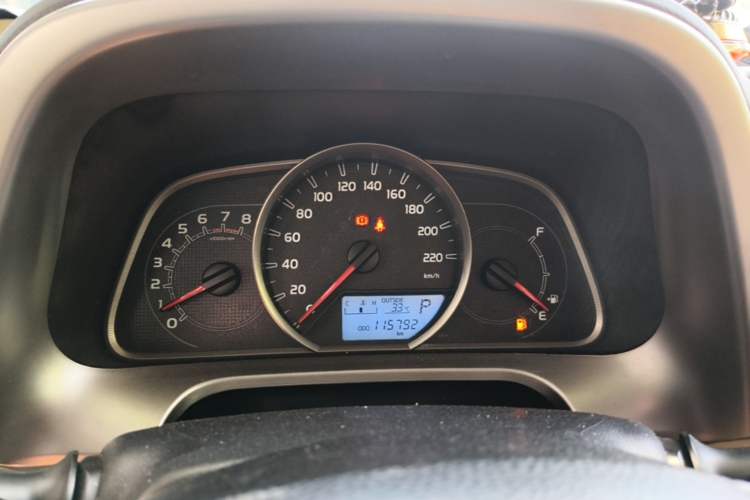 Used Toyota RAV4 2016 2.0L CVT Two-Wheel Drive Fashion Edition China V Standard Instrument Cluster