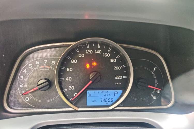 Used Toyota RAV4 2016 2.0L CVT Two-Wheel Drive Fashion Edition China V Standard Instrument Cluster