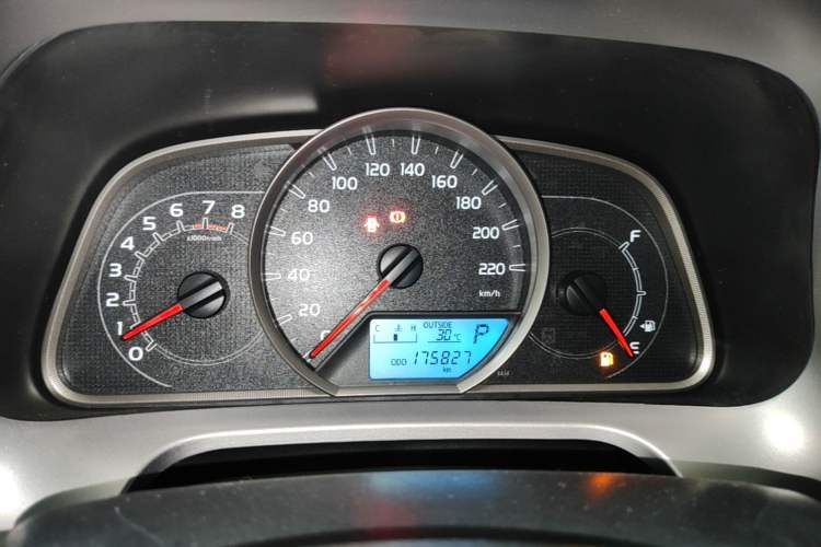 Used Toyota RAV4 2016 2.0L CVT Two-Wheel Drive Fashion Edition China V Standard Instrument Cluster