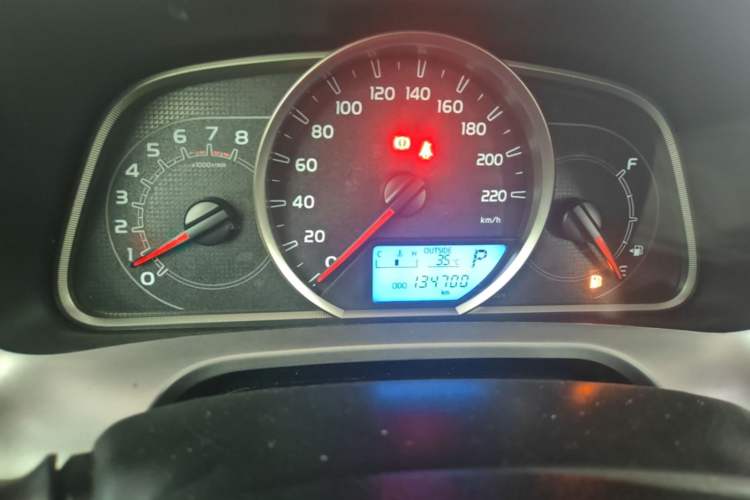 Used Toyota RAV4 2016 2.0L CVT Two-Wheel Drive Fashion Edition China V Standard Instrument Cluster