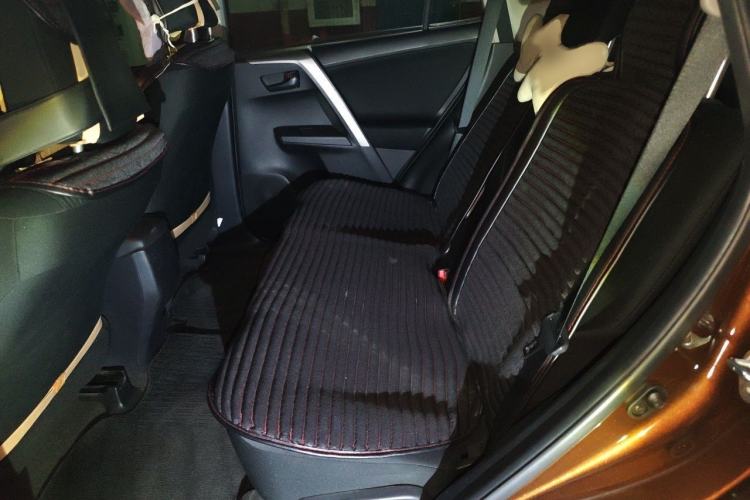 Used Toyota RAV4 2016 2.0L CVT Two-Wheel Drive Fashion Edition China V Standard Interior 4