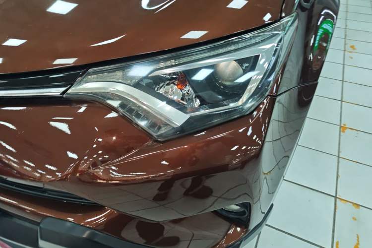 Used Toyota RAV4 2016 2.0L CVT Two-Wheel Drive Fashion Edition China V Standard Left Front Headlight