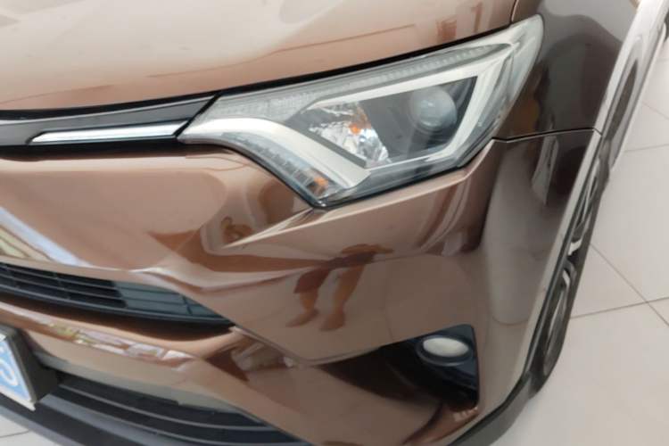 Used Toyota RAV4 2016 2.0L CVT Two-Wheel Drive Fashion Edition China V Standard Left Front Headlight