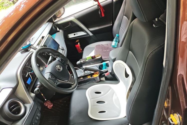 Used Toyota RAV4 2016 2.0L CVT Two-Wheel Drive Fashion Edition China V Standard Left Front Seat