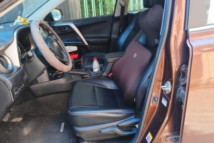 Used Toyota RAV4 2016 2.0L CVT Two-Wheel Drive Fashion Edition China V Standard Left Front Seat