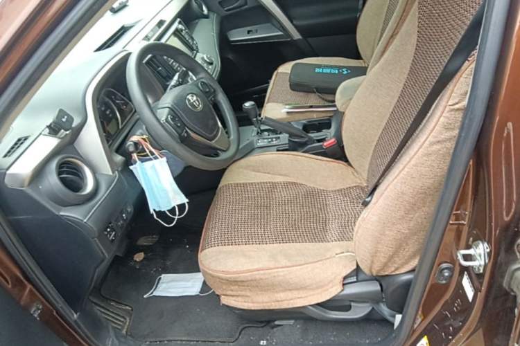 Used Toyota RAV4 2016 2.0L CVT Two-Wheel Drive Fashion Edition China V Standard Left Front Seat