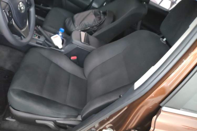 Used Toyota RAV4 2016 2.0L CVT Two-Wheel Drive Fashion Edition China V Standard Left Front Seat