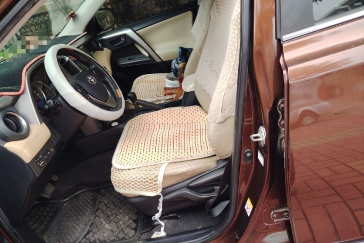 Used Toyota RAV4 2016 2.0L CVT Two-Wheel Drive Fashion Edition China V Standard Left Front Seat