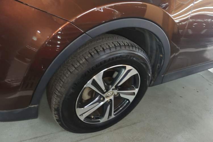 Used Toyota RAV4 2016 2.0L CVT Two-Wheel Drive Urban Edition China V Standard Left Front Wheel Hub