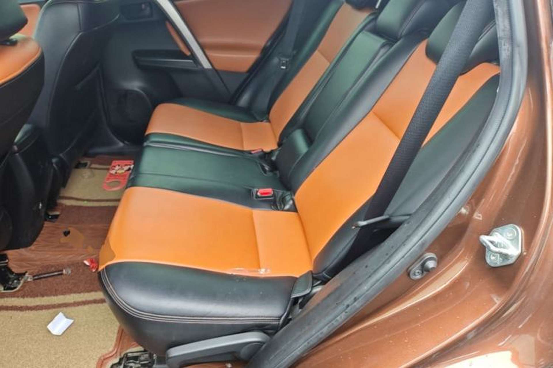 Used Toyota RAV4 2016 2.0L CVT Two-Wheel Drive Fashion Edition China V Standard Left Rear Seat