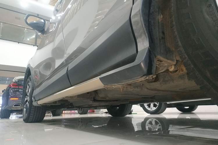 Used Toyota RAV4 2016 2.0L CVT Two-Wheel Drive Fashion Edition China V Standard Left Side Sill
