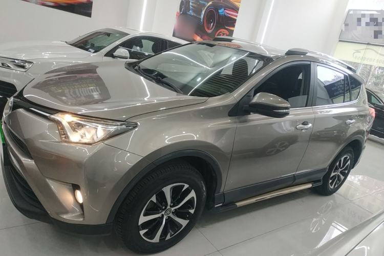 Used Toyota RAV4 2016 2.0L CVT Two-Wheel Drive Fashion Edition China V Standard Left Side