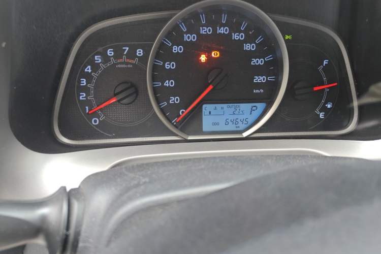 Used Toyota RAV4 2016 2.0L CVT Two-Wheel Drive Fashion Edition China V Standard Odometer Close Up