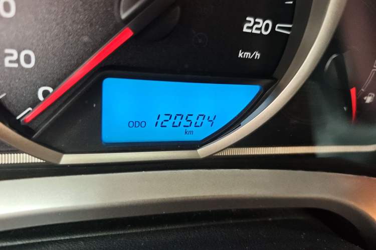 Used Toyota RAV4 2016 2.0L CVT Two-Wheel Drive Fashion Edition China V Standard Odometer Close Up