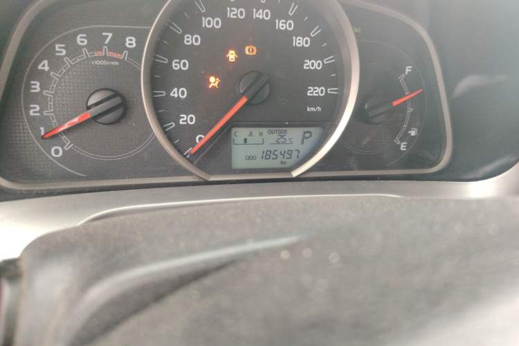 Used Toyota RAV4 2016 2.0L CVT Two-Wheel Drive Fashion Edition China V Standard Odometer Close Up